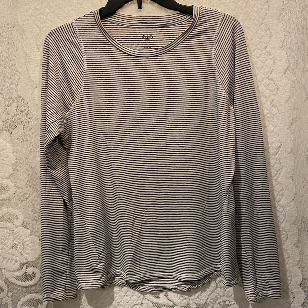 Women’s shirt